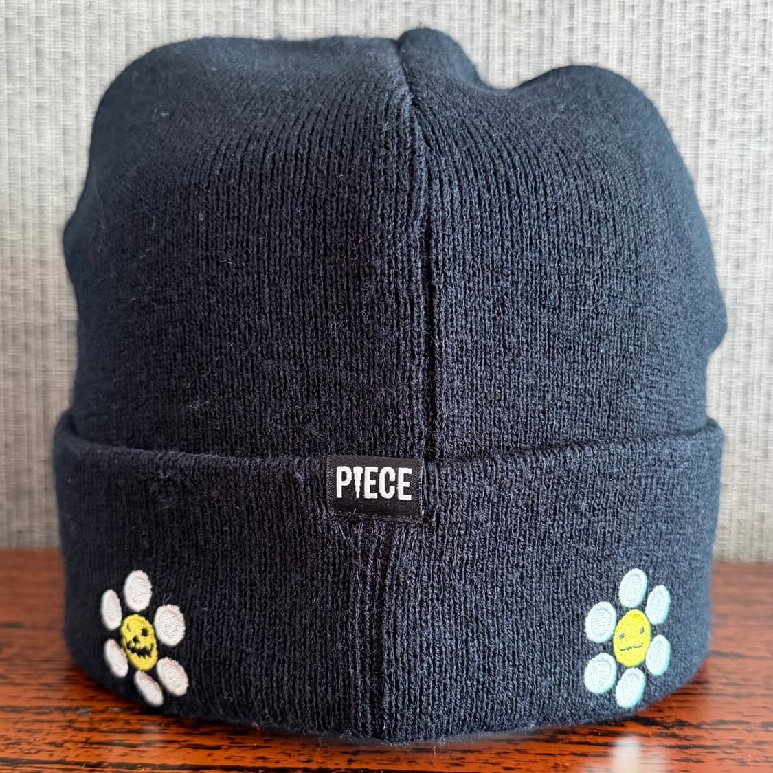 피스메이커 검정색 꽃 블랙 플라워 스마일 자수 비니 니트 모자 남여 공용 상품이미지2