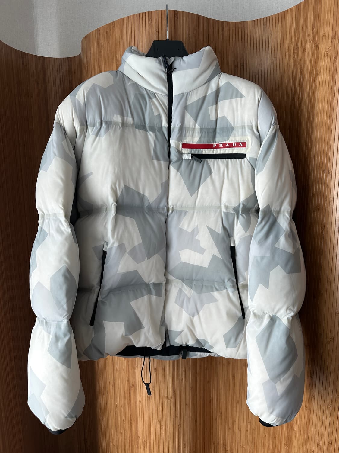 프라다 리네아로사 리나일론 카모 패딩 상품이미지7