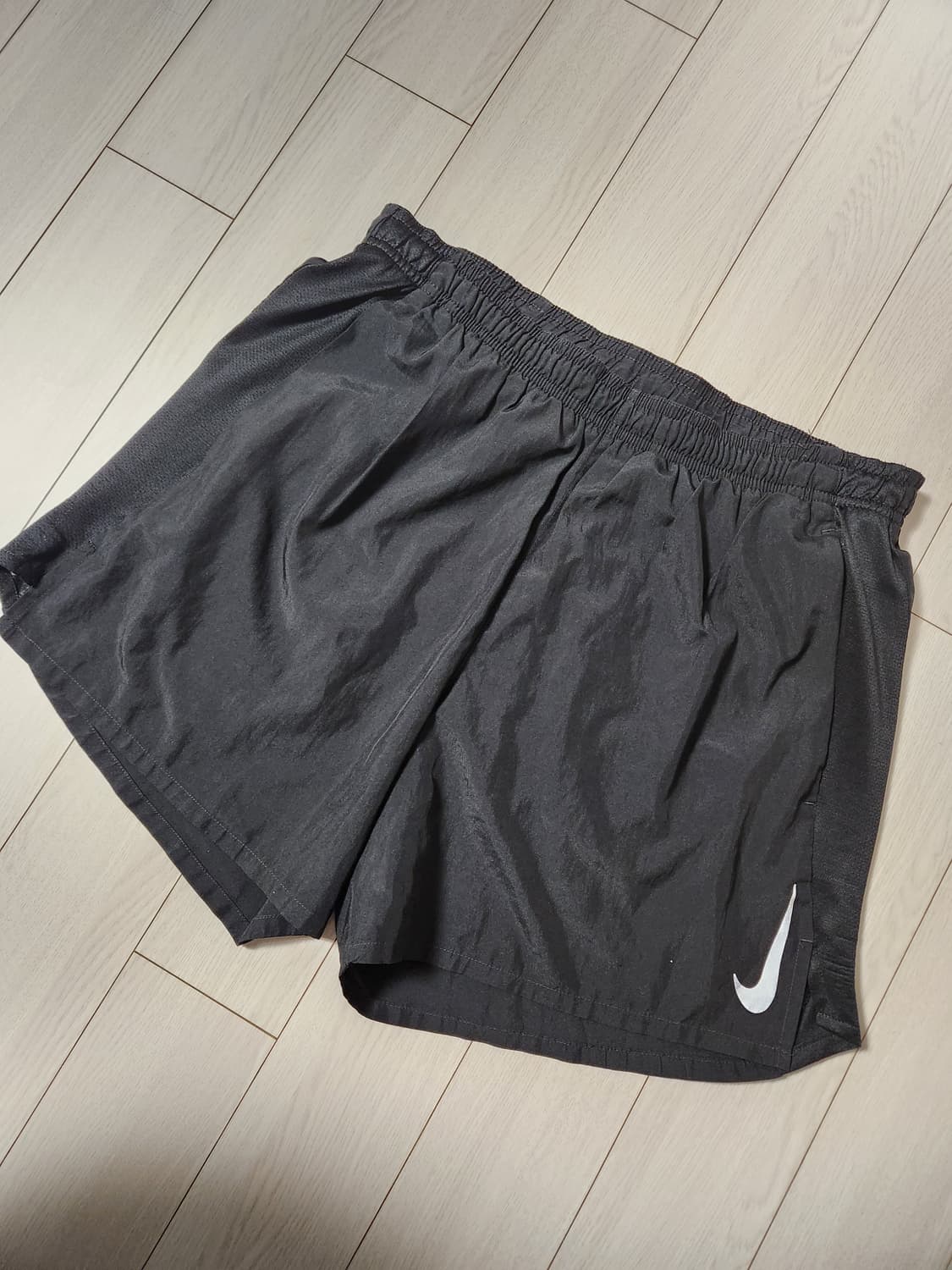 나이키 트레이닝 반바지 챌린저 5인치 쇼츠 AJ7686-010 사이즈L
 상품이미지5