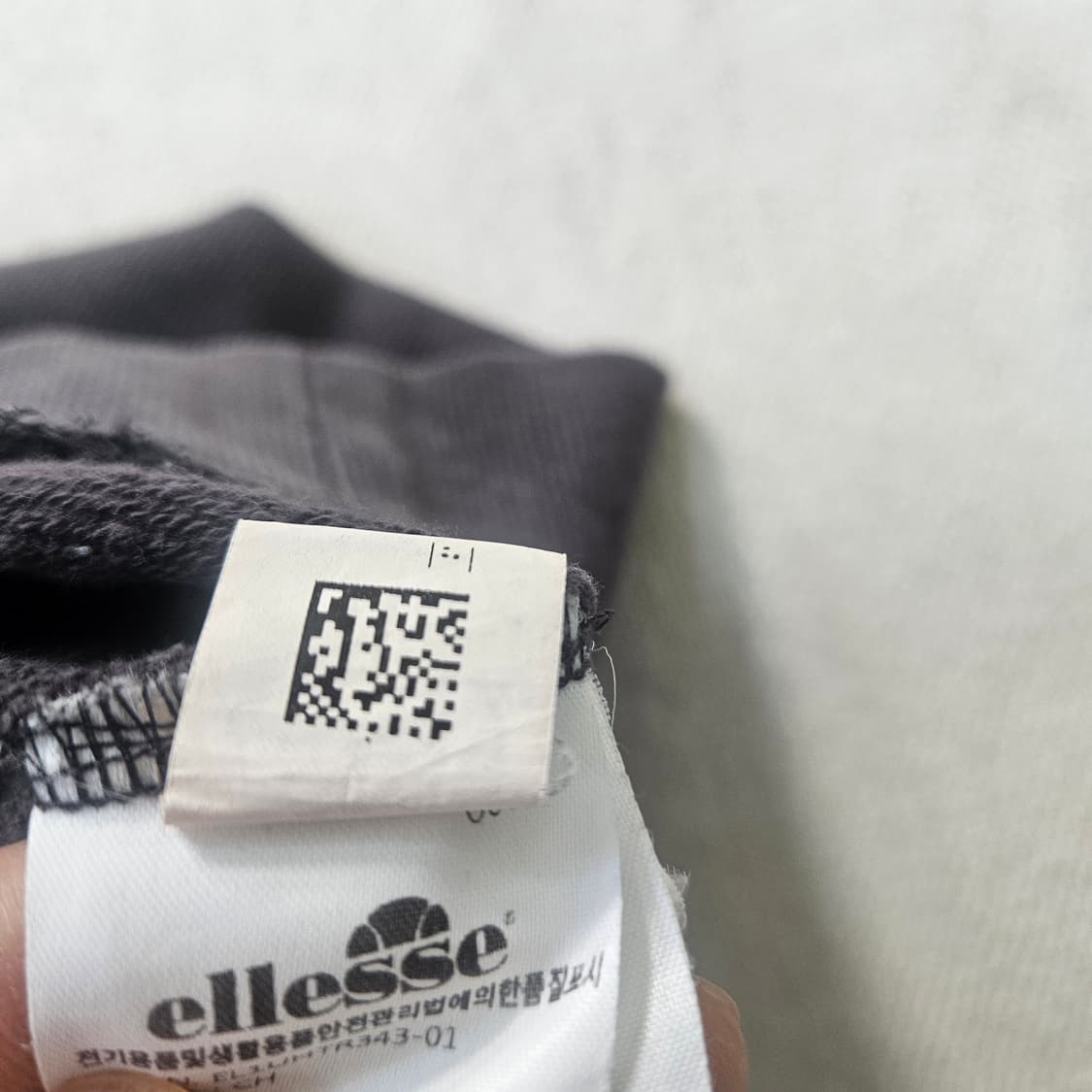 105 엘레쎄 스몰로고 맨투맨 0303Y 상품이미지5