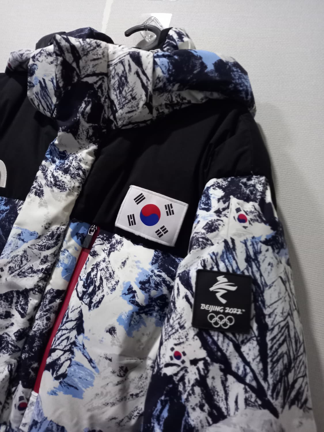 노스페이스 선수지급용 팀코리아 국가대표 베이징올림픽 패딩 105/XL 상품이미지2