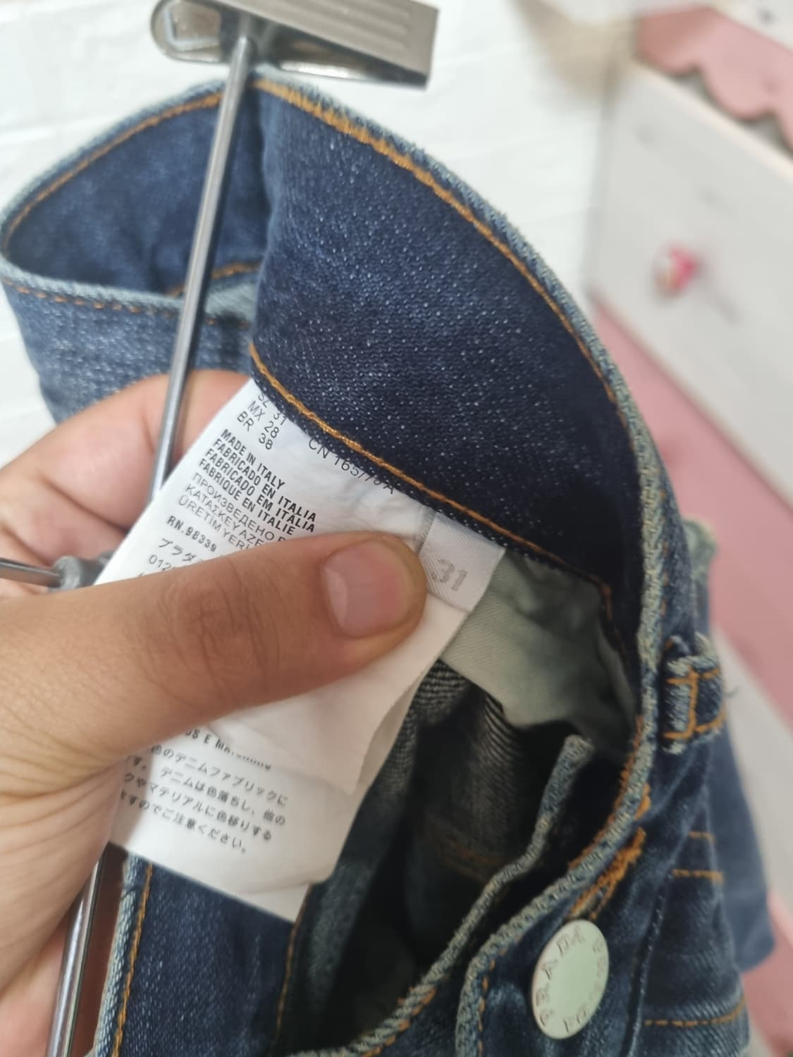 프라다 정품 레귤러핏 데님청바지 사이즈 남성 31 원가180만원 상품이미지5
