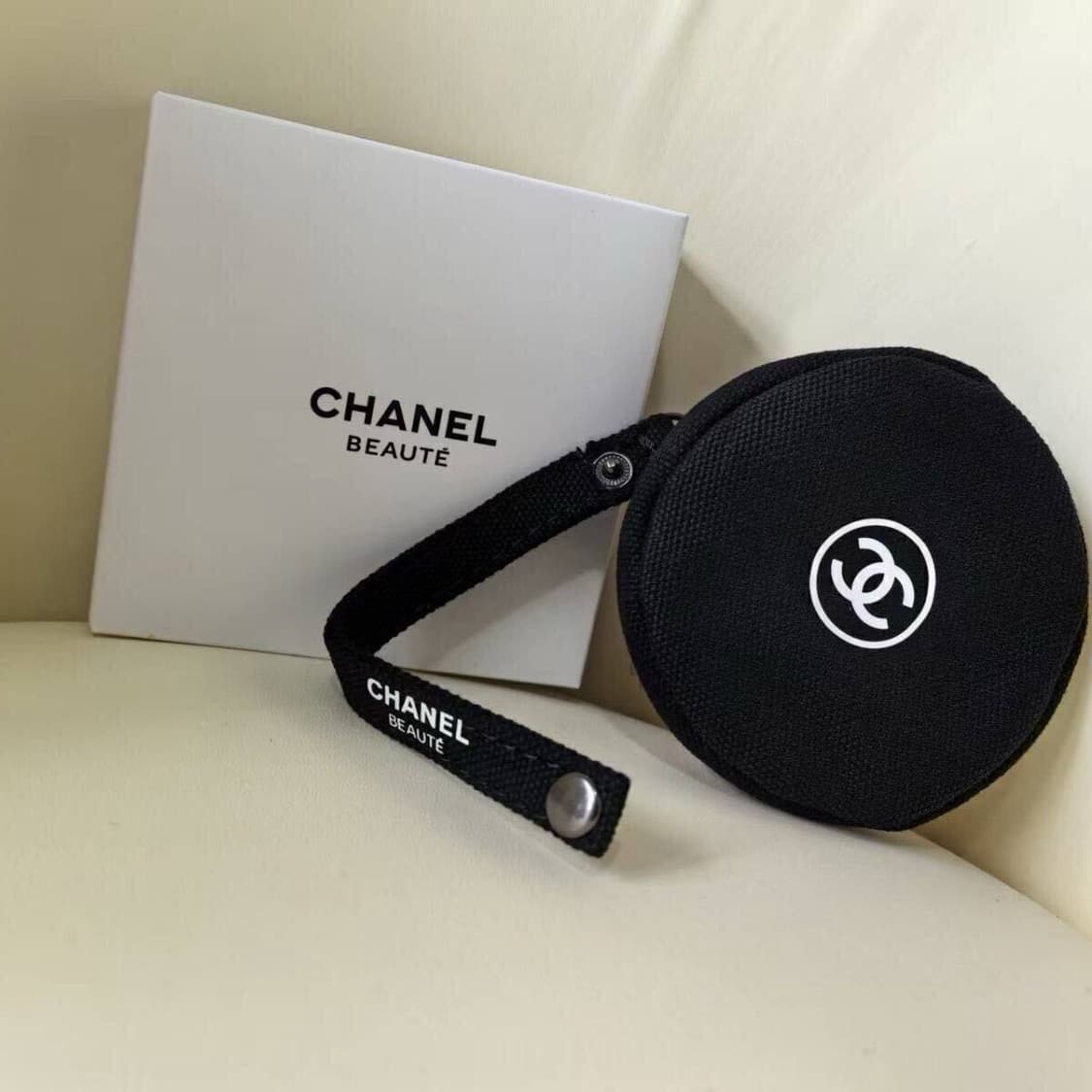 샤넬뷰티  블랙원형 미니파우치 동전지갑 스트랩  상품이미지3