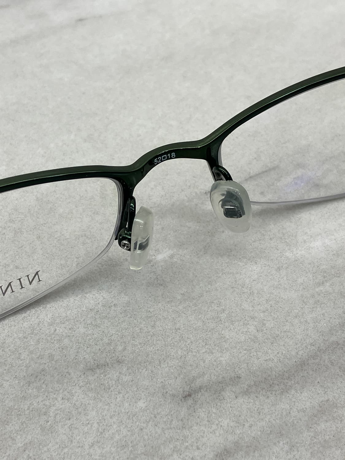 B44 니나리치 NINA RICCI 유광 딥그린 반무테 큐빅 메탈테 안경 상품이미지4