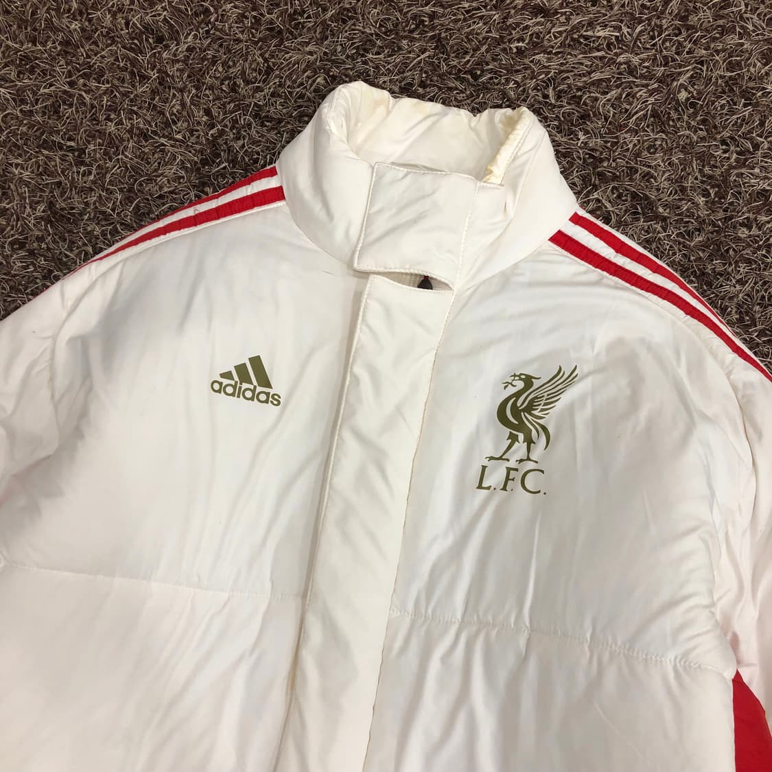 아디다스 리버풀 팀가이스트 화이트 패딩 자켓 상품이미지2