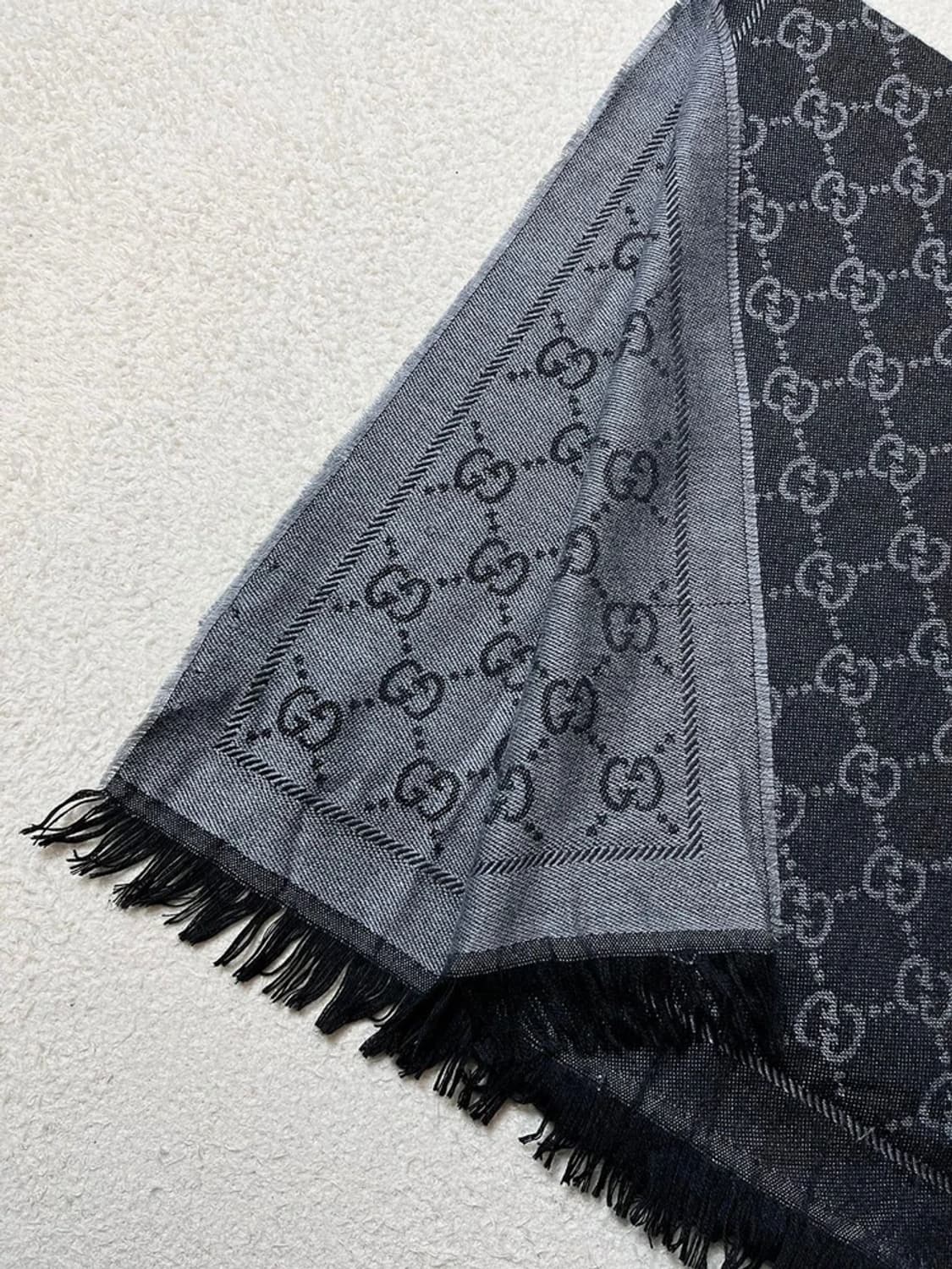 구찌 GUCCI 시그니처 로고 숄 스카프 A1700    상품이미지4