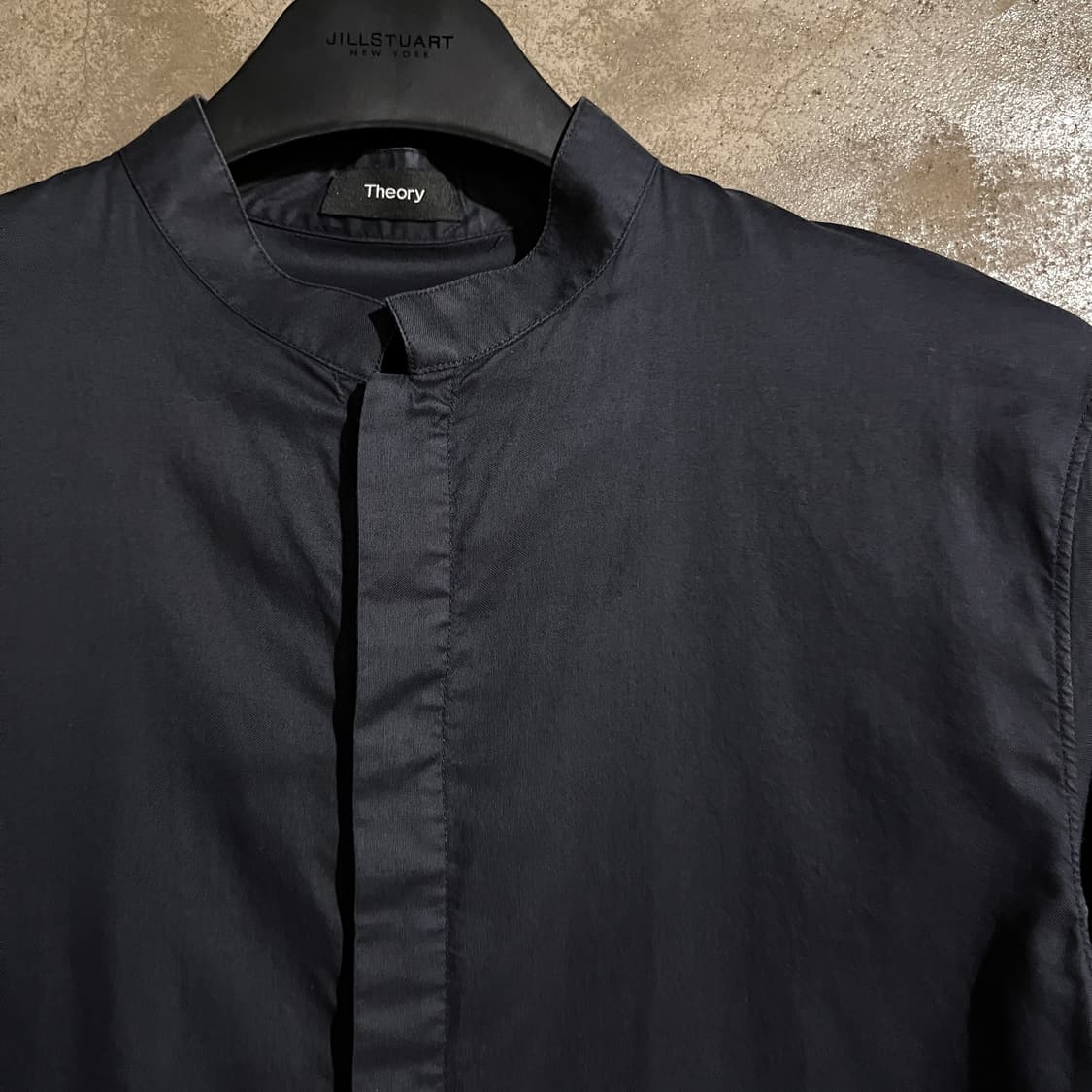 띠어리 헨리넥 셔츠 상품이미지2