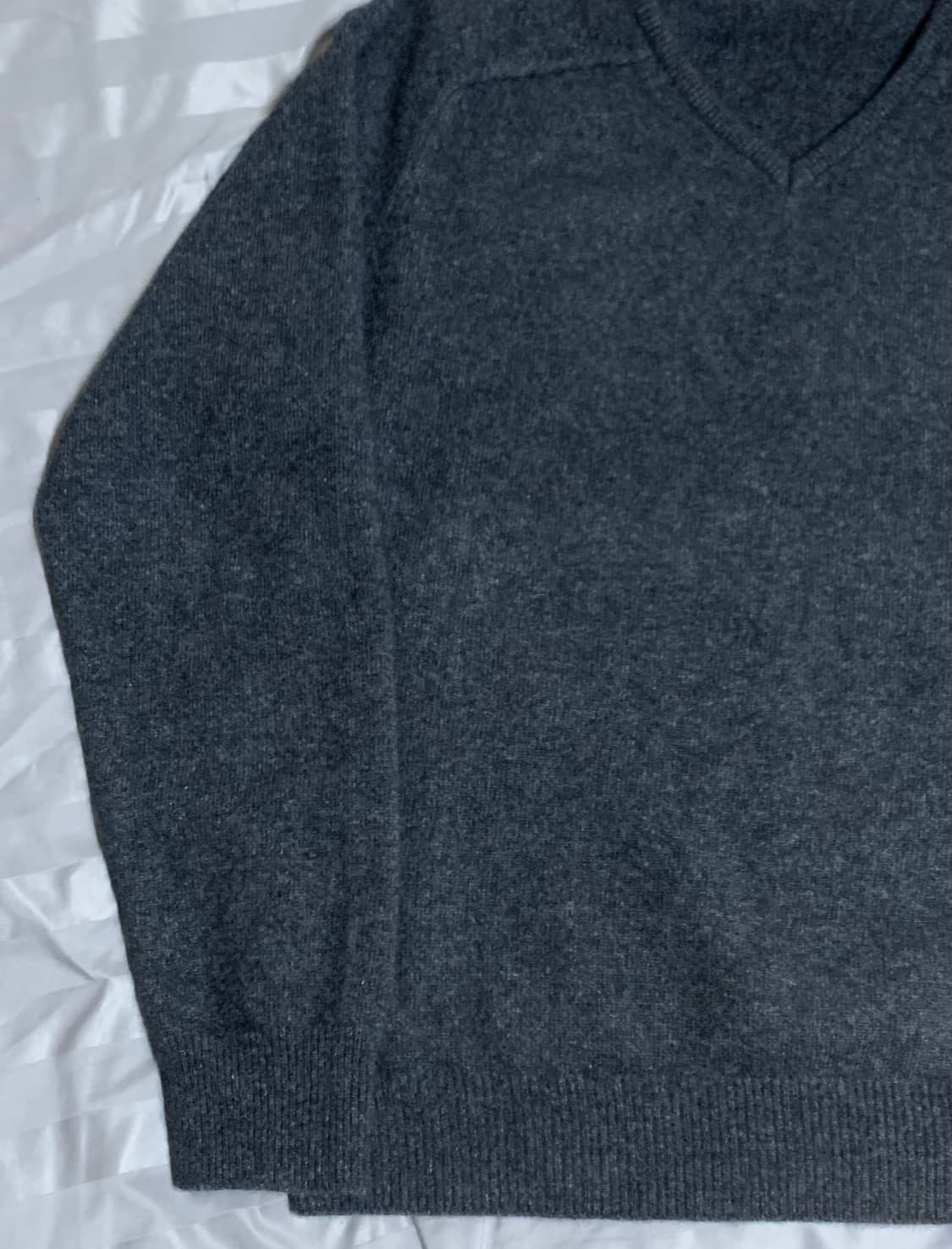 아모멘토 라쿤 브이넥니트 상품이미지5