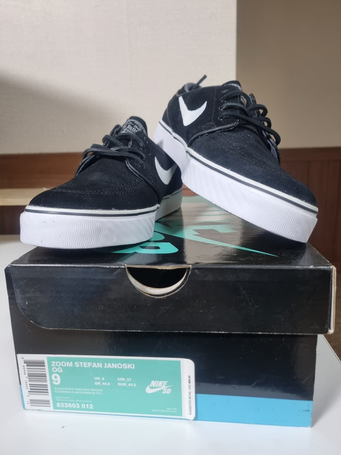 스테판 야노스키 블랙 화이트 상품이미지2