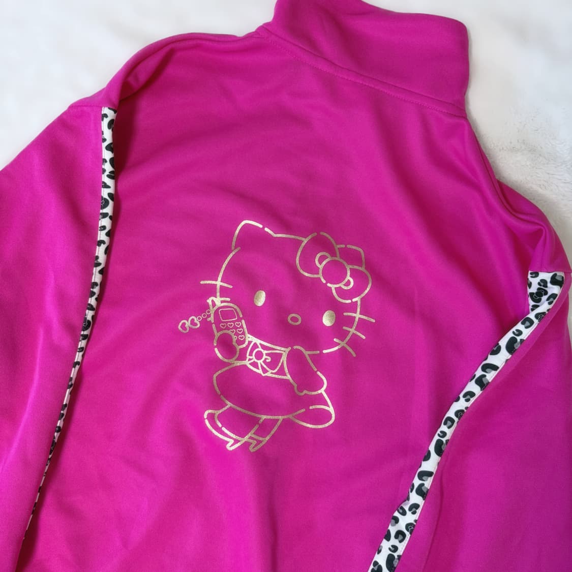 Hello Kitty 헬로키티 50주년 호피 대장 져지 ≽^•⩊•^≼ 상품이미지4