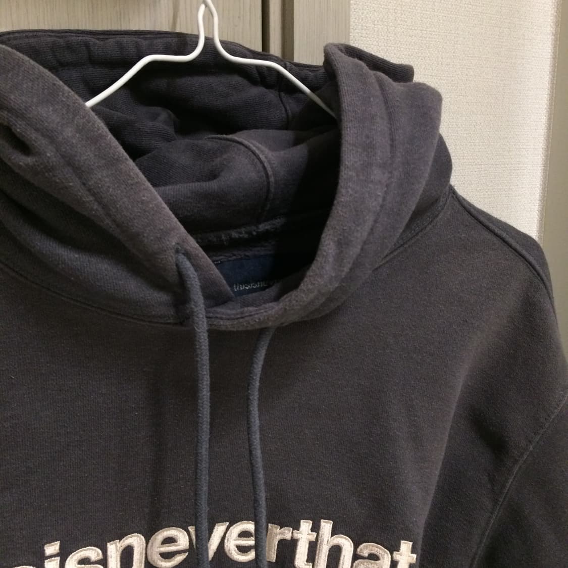 디스이즈네버댓 차콜 후드티  상품이미지5