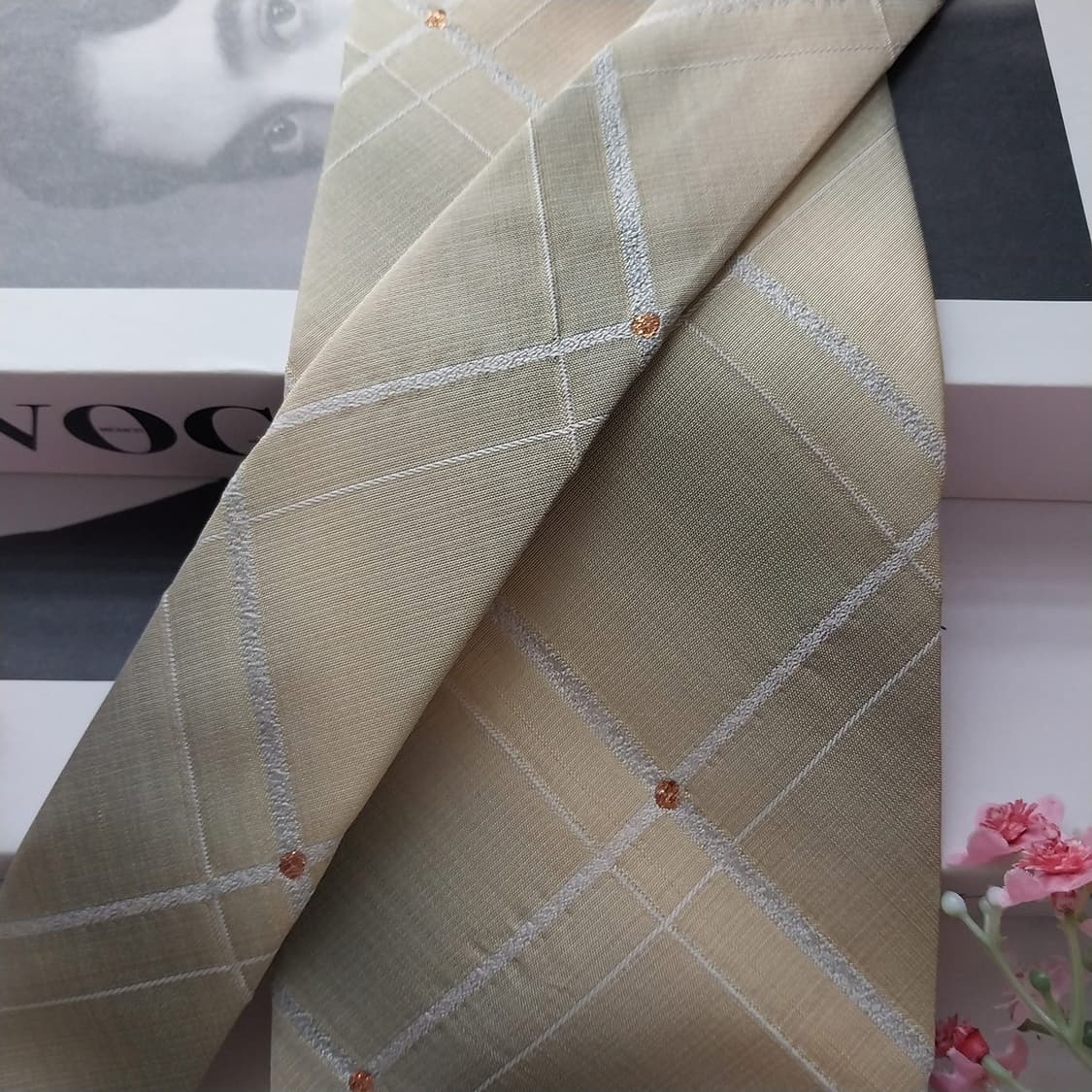 발망 실크 베이지 체크 큐빅 넥타이 9.5cm A등급 K1580
 상품이미지5