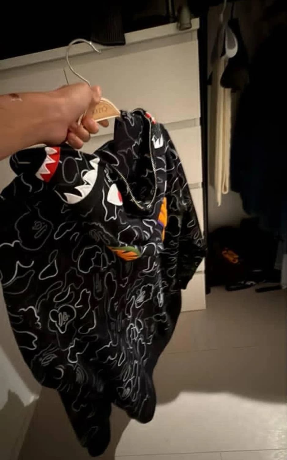 베이프 네온 카모 샤크 풀 후드집업 m 상품이미지2