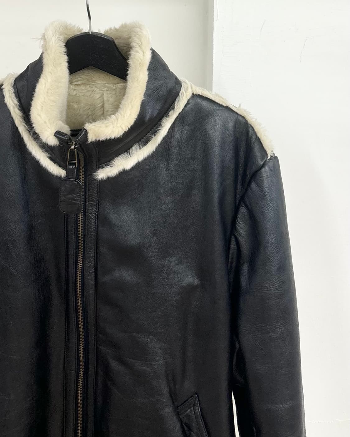 도그 하우스 블랙 무스탕 자켓 상품이미지4