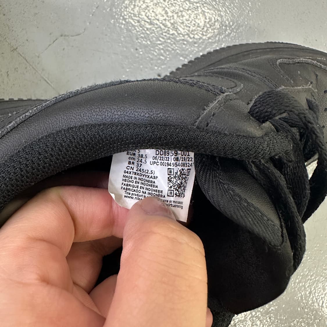 245 나이키 에어포스 로우 트리플 블랙 0420D 상품이미지6