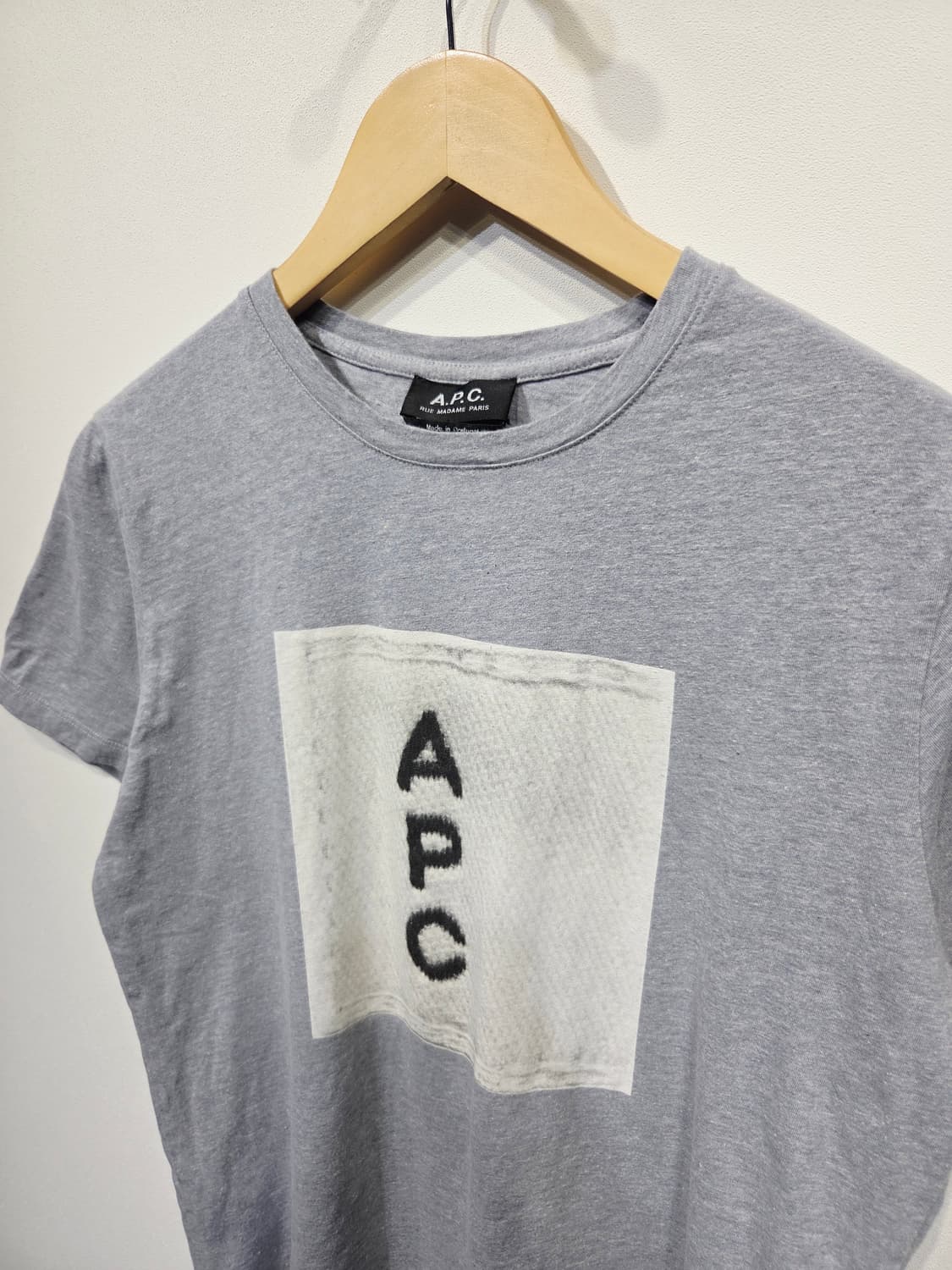 A.P.C.아페쎄. 남자 그레이 프린트 라벨 티셔츠_S 상품이미지6