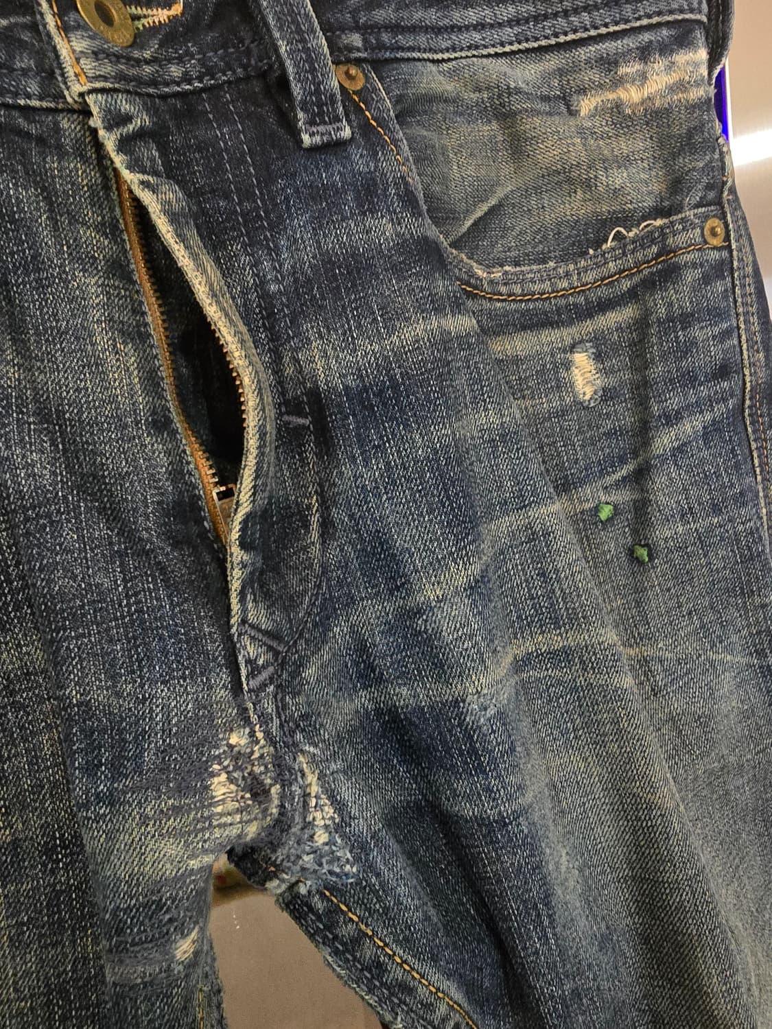 디젤 워싱 데님진 32사이즈입니다. 상품이미지2