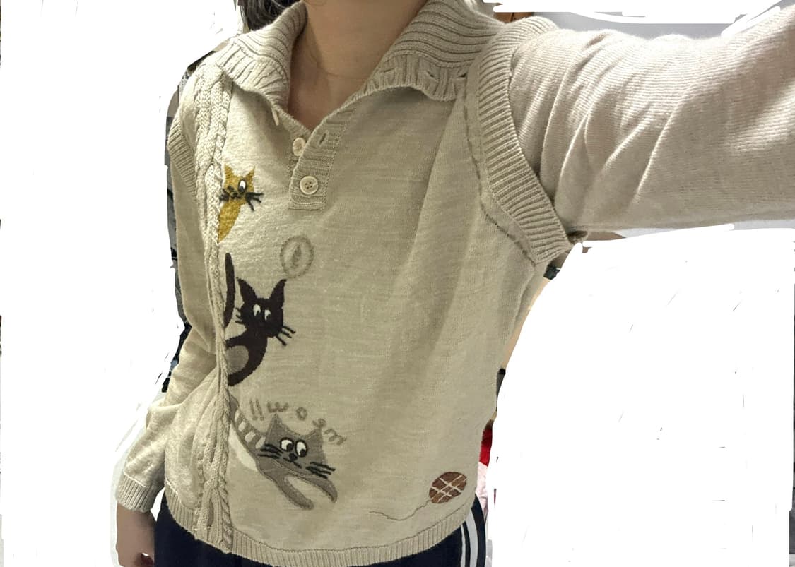 Japanese vintage 베이지 키치 고양이자수 하이넥 버튼 니트 상품이미지3