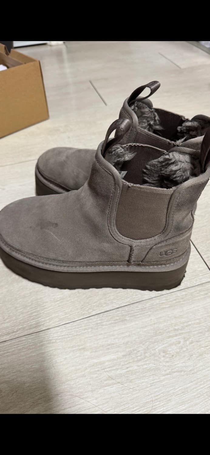 UGG 어그 플랫폼 첼시부츠 6사이즈 상품이미지4