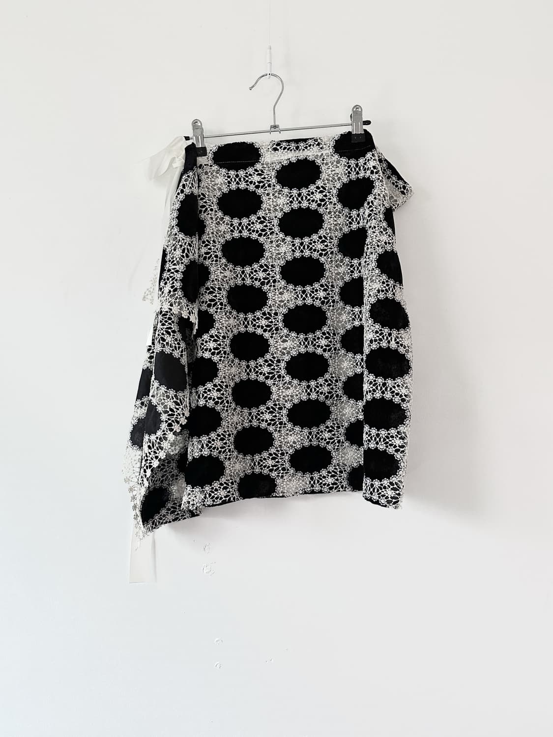 Dot wrap layer skirt / black 상품이미지1