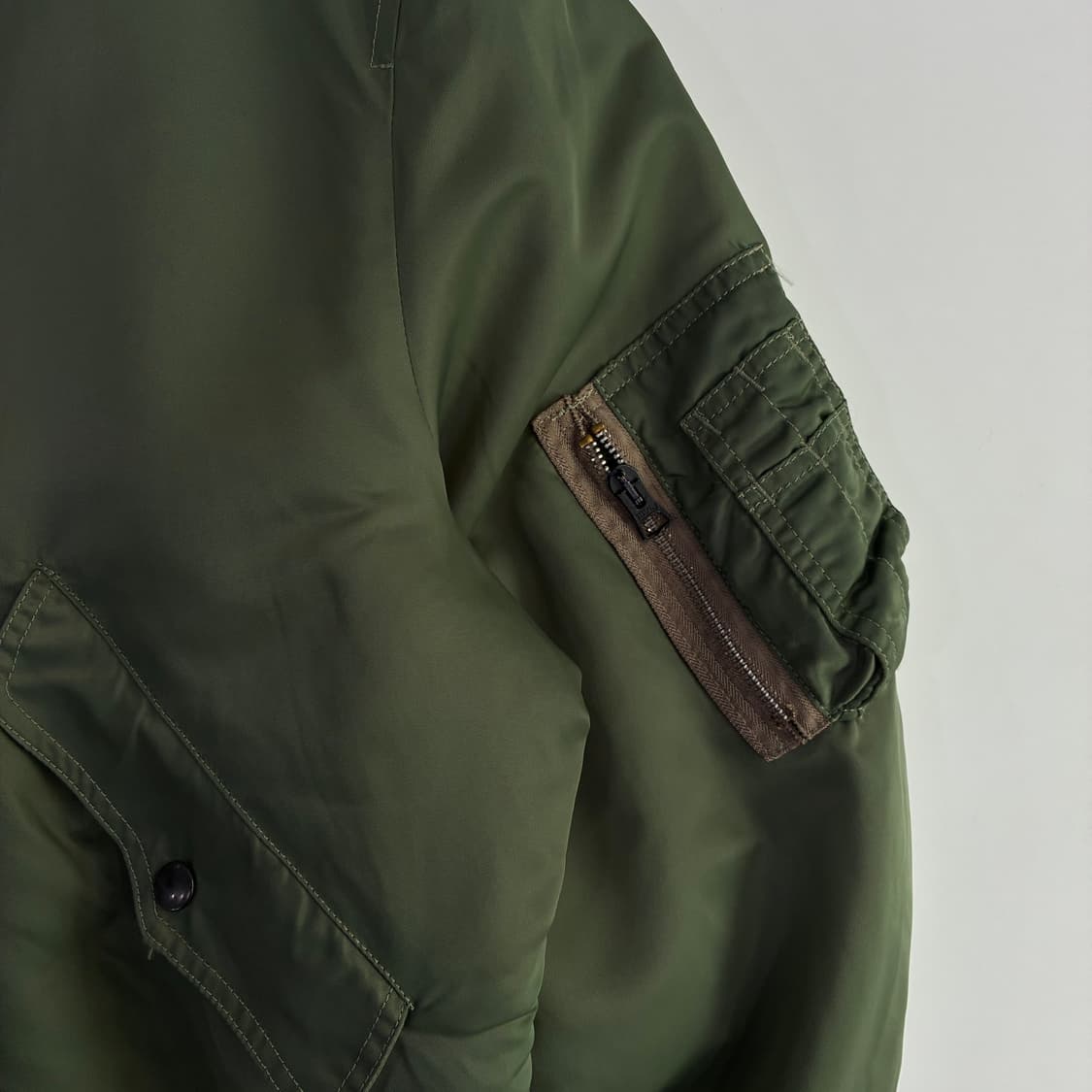 Cab Clothing  캡 클로딩 L2B 플라이트 봄버 자켓 상품이미지3