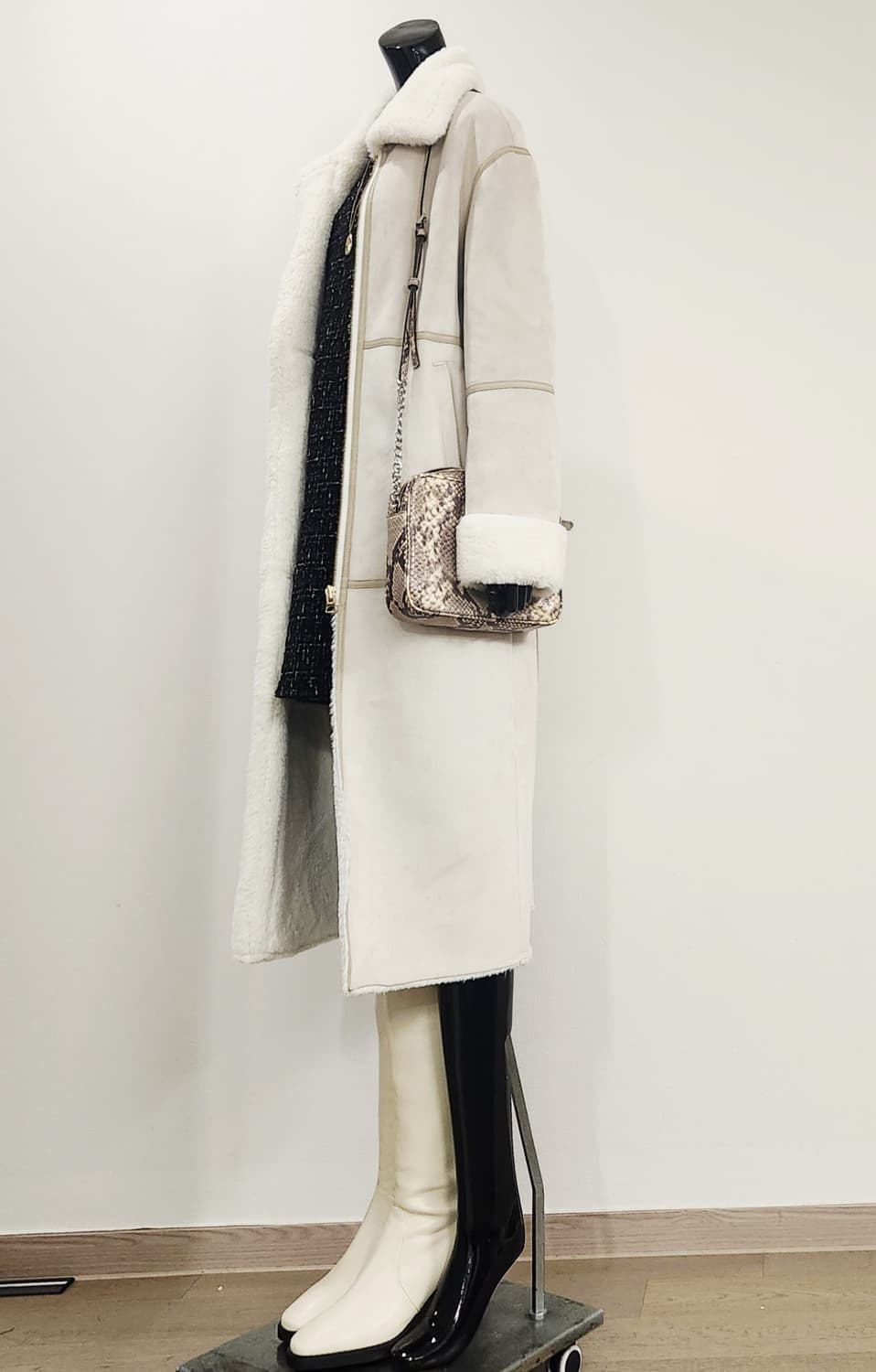 아이보리 롱무스탕코트 상품이미지4