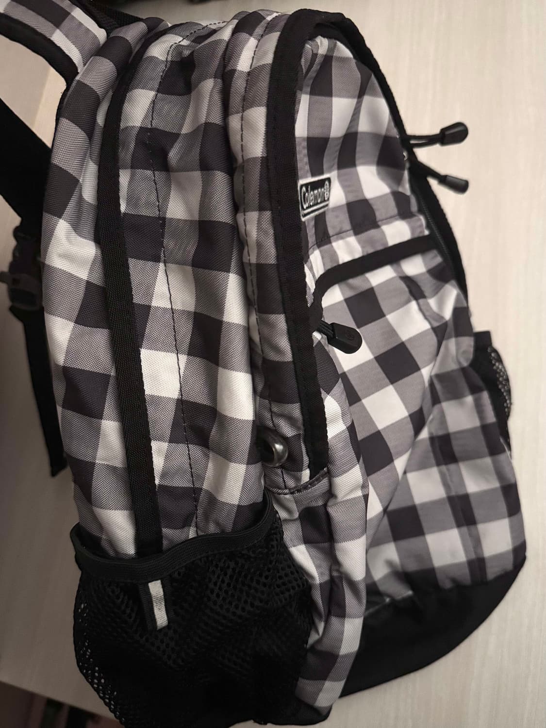 콜맨 블랙 체크 미니 백팩 상품이미지4