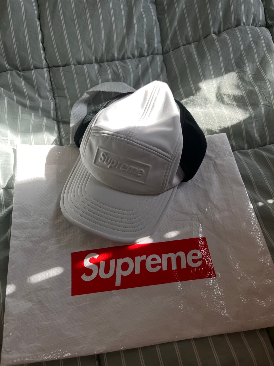 슈프림 윈드스토퍼 이어플랩 캠프캡 화이트 - 23FW 상품이미지1