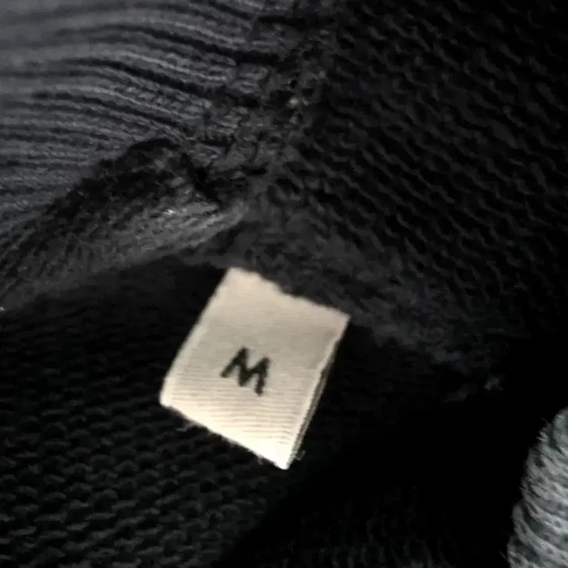 [정품] 아미(AMI) 스몰 하트 로고 맨투맨 블랙 95 상품이미지6