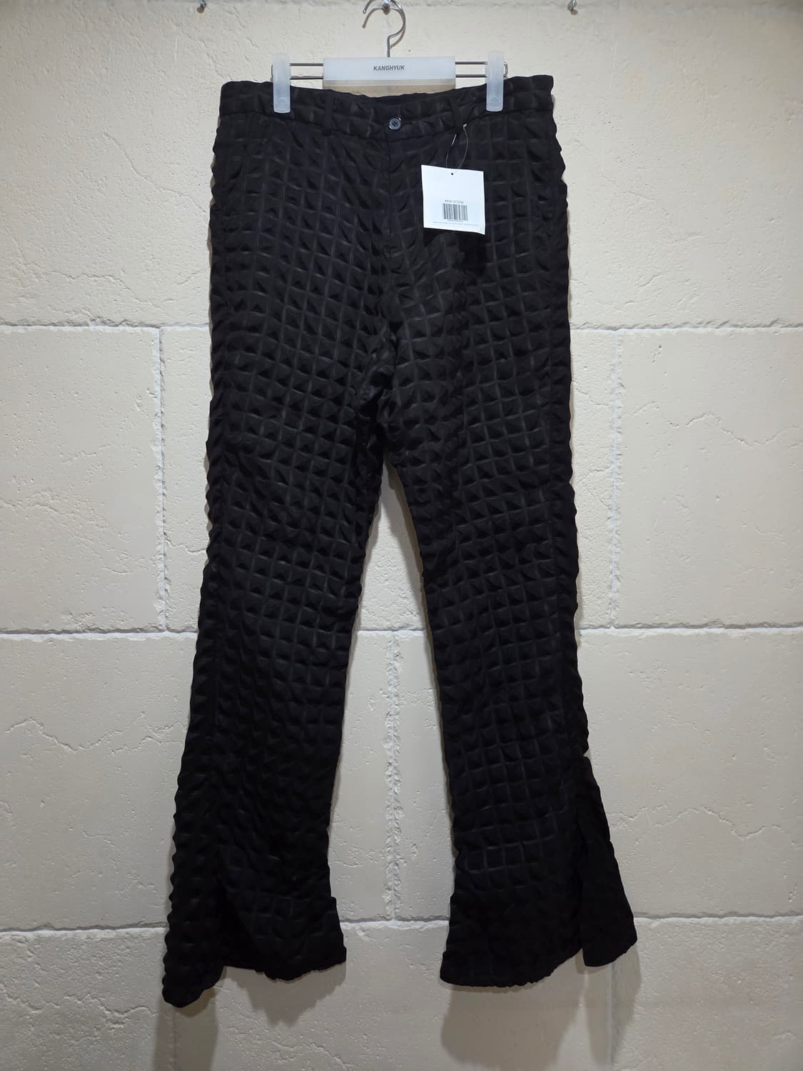 강혁 하이웨이스트 플레어컷 비건 스웨이드 트라우저 L 상품이미지1