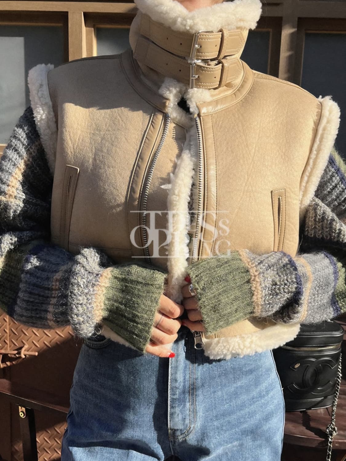 탑드레싱 크롭 무스탕 퍼 베스트 상품이미지1