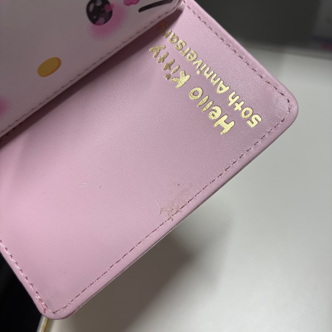 헬로키티 50주년 핑크 글리터 반지갑 상품이미지2