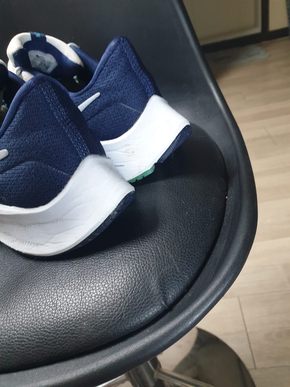 나이키 240 상품이미지4