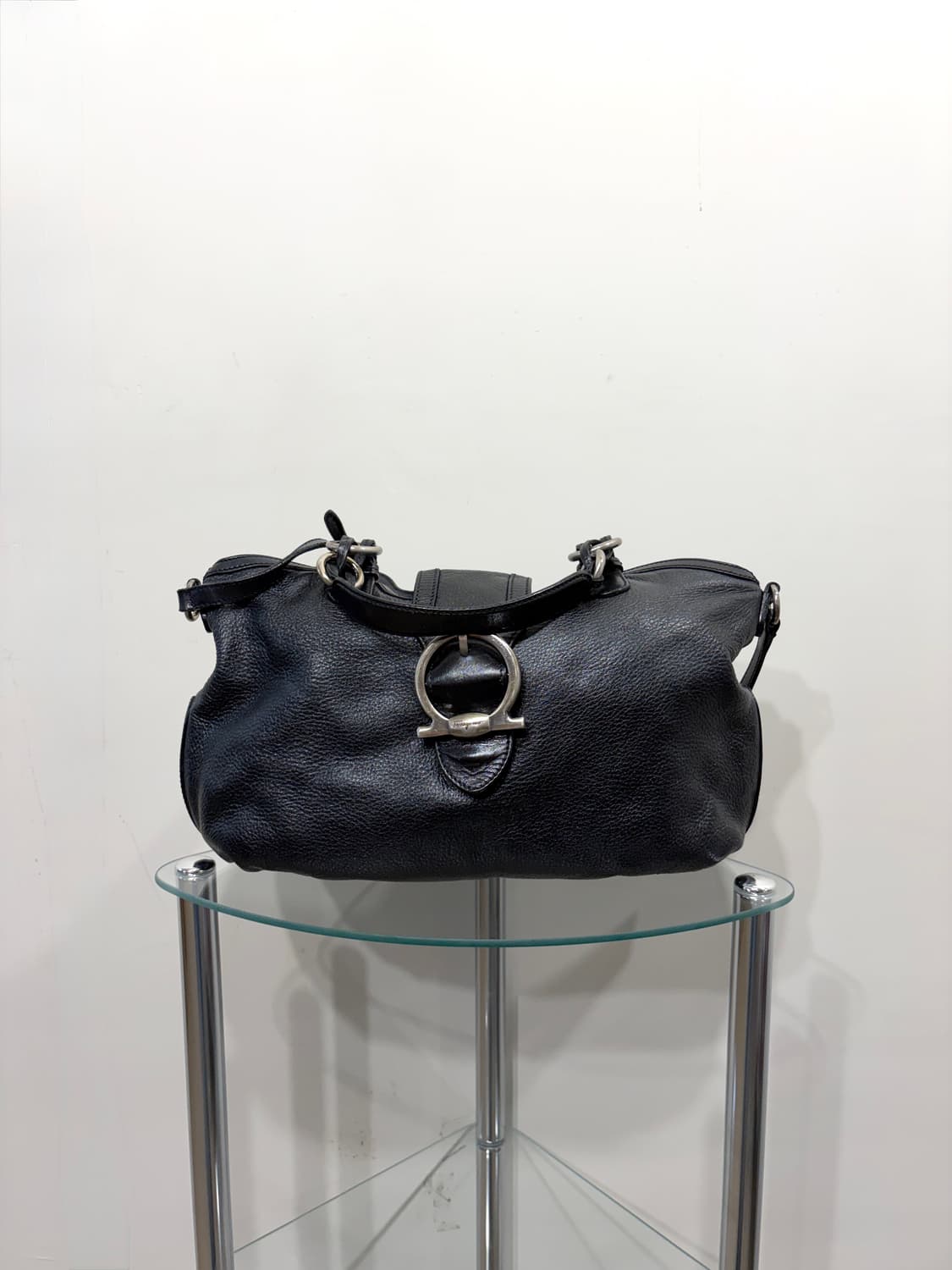 페라가모 간치니 레더 숄더 크로스백 상품이미지4