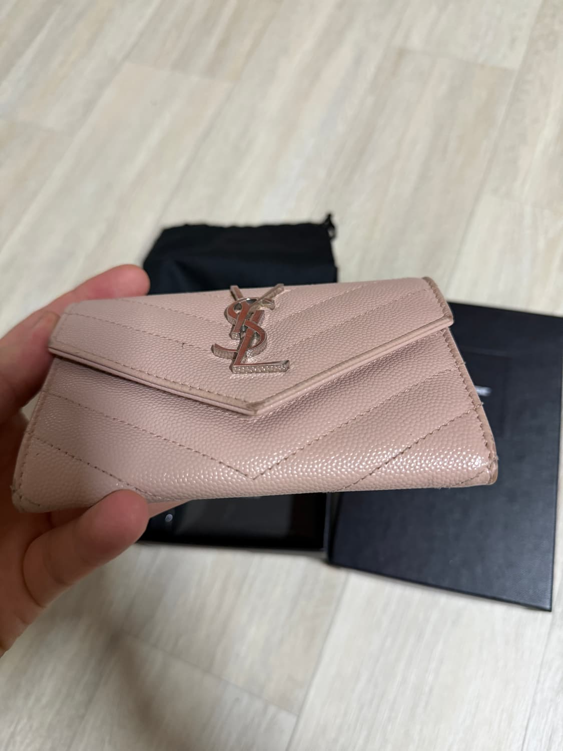 생로랑 마틀라세 반지갑 상품이미지5