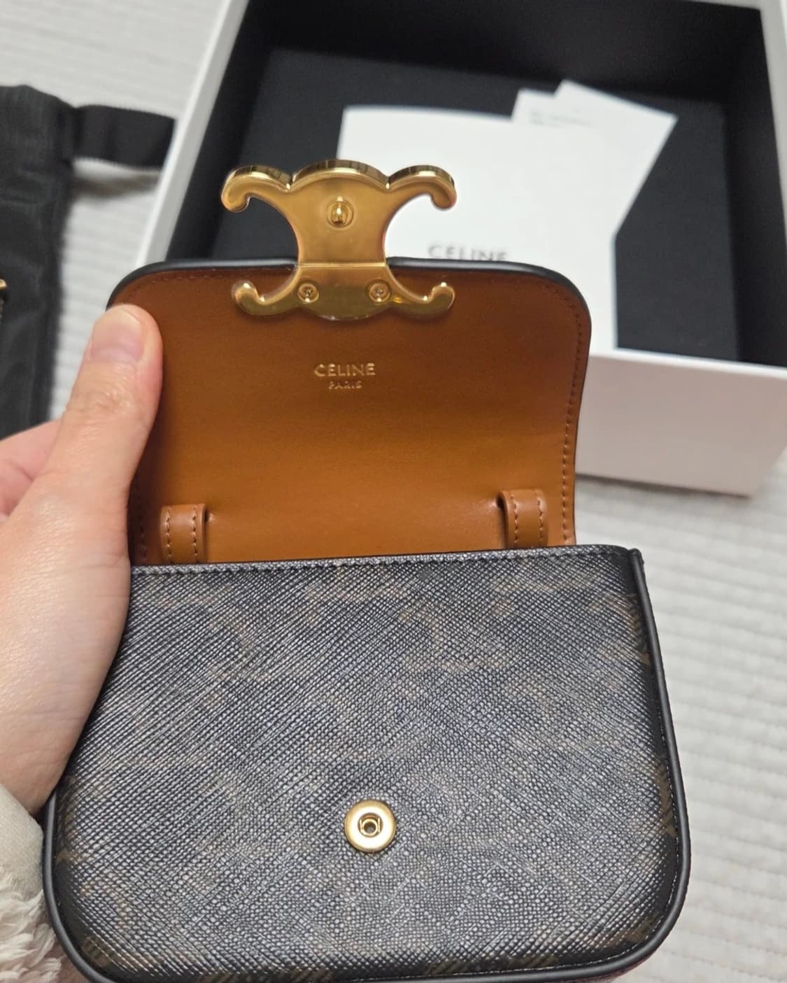 (정품)셀린느 미니 클로드백 트리옹프 캔버스 카프스킨 상품이미지5