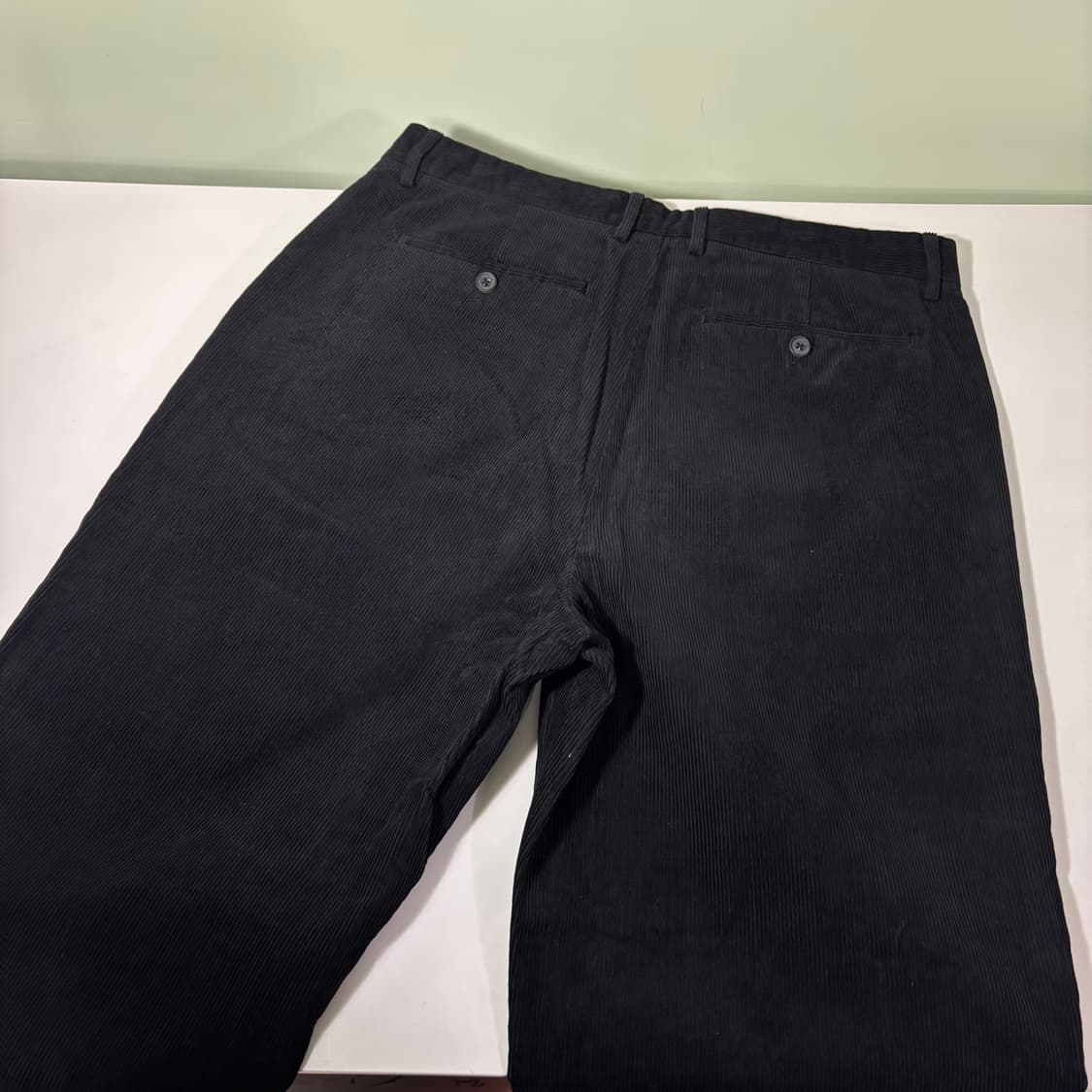 L 33 무신사스탠다드 블랙 테이퍼드핏 코듀로이팬츠 상품이미지3