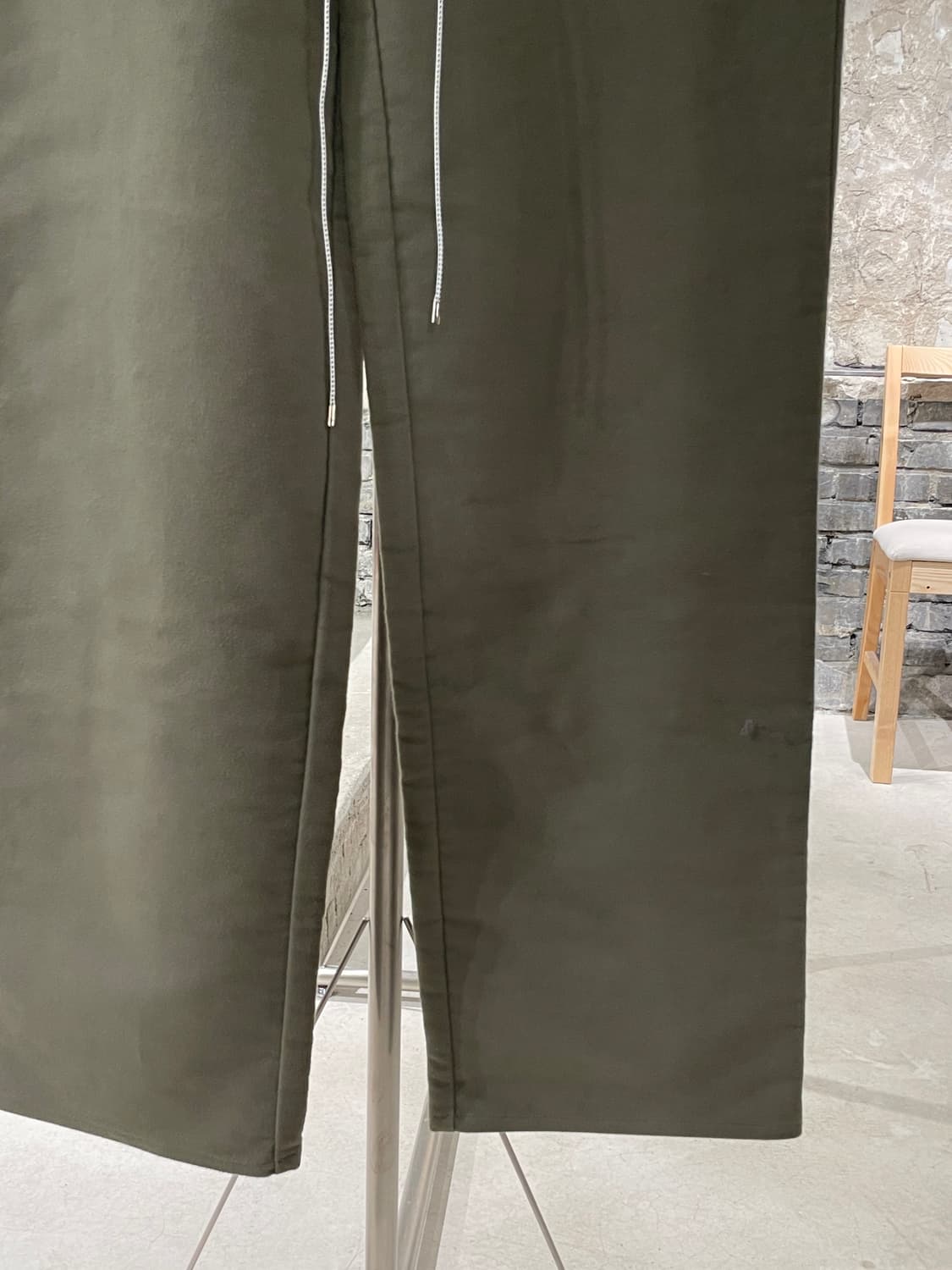 애프터홈워크 카키 스트링 스웻 팬츠 상품이미지5