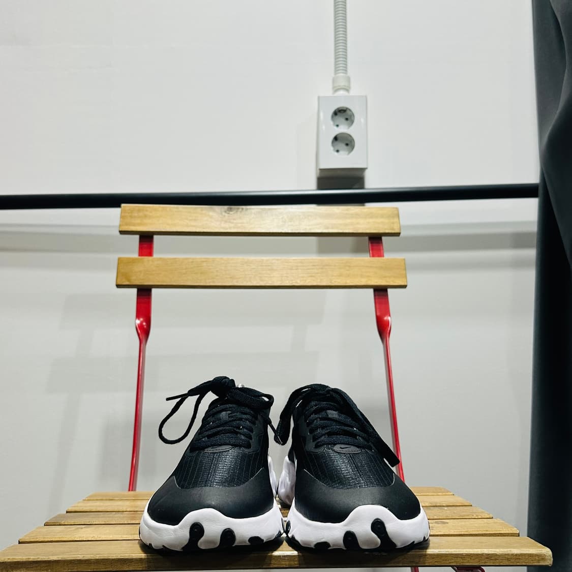 260) 나이키 운동화 남성 남자 신발 리뉴 루센트 블랙 화이트 상품이미지2