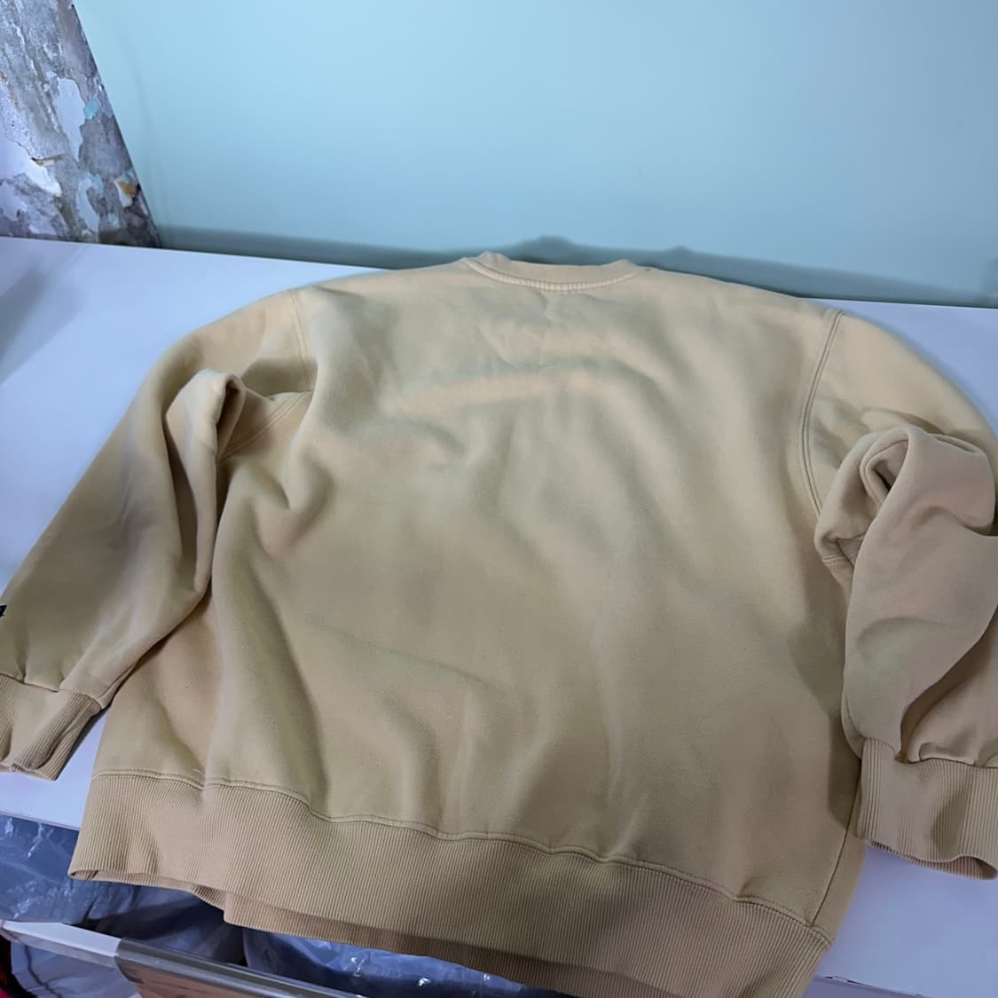 OS 스컬프터 파스텔옐로우 오버핏 에나멜로고 스웻셔츠 맨투맨 남여공용 상품이미지5