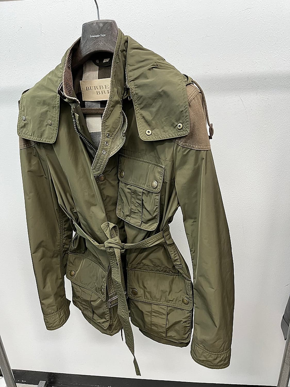 110) 버버리 벨티드 나일론자켓  상품이미지1