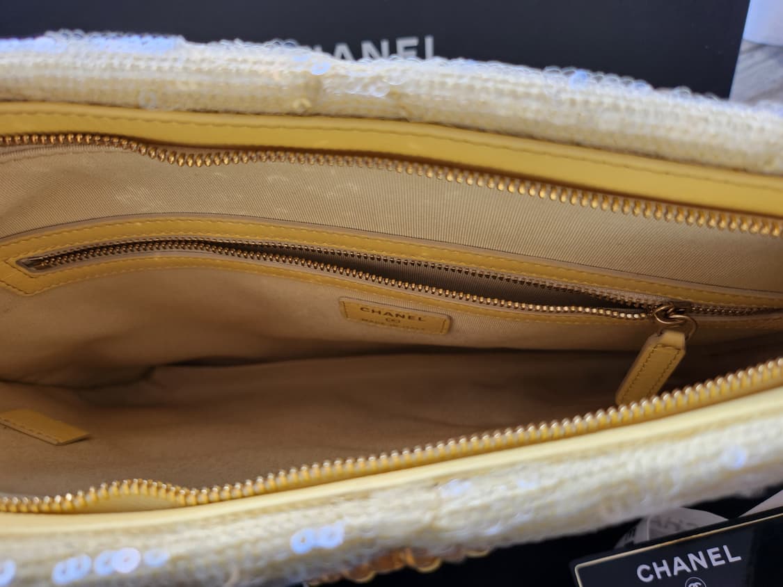 샤넬 19백 파우치 라지 상품이미지4