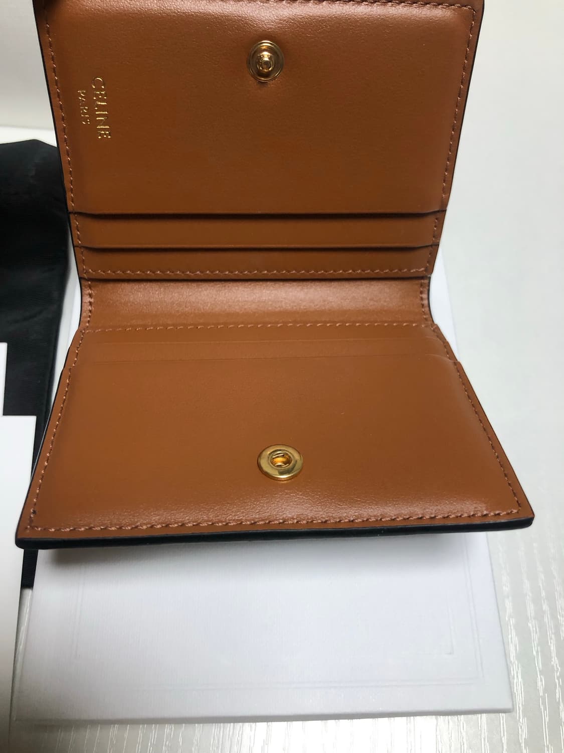 셀린느 트리옹프 카드지갑 새상품급!! 상품이미지3