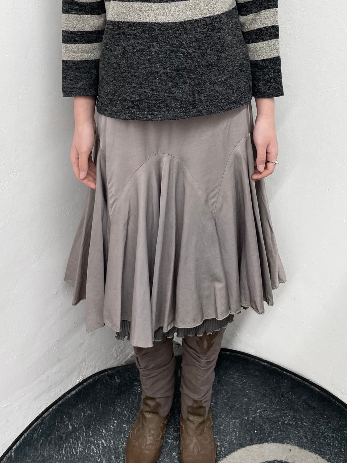 페어리 절개 프릴 디테일 스커트 상품이미지1