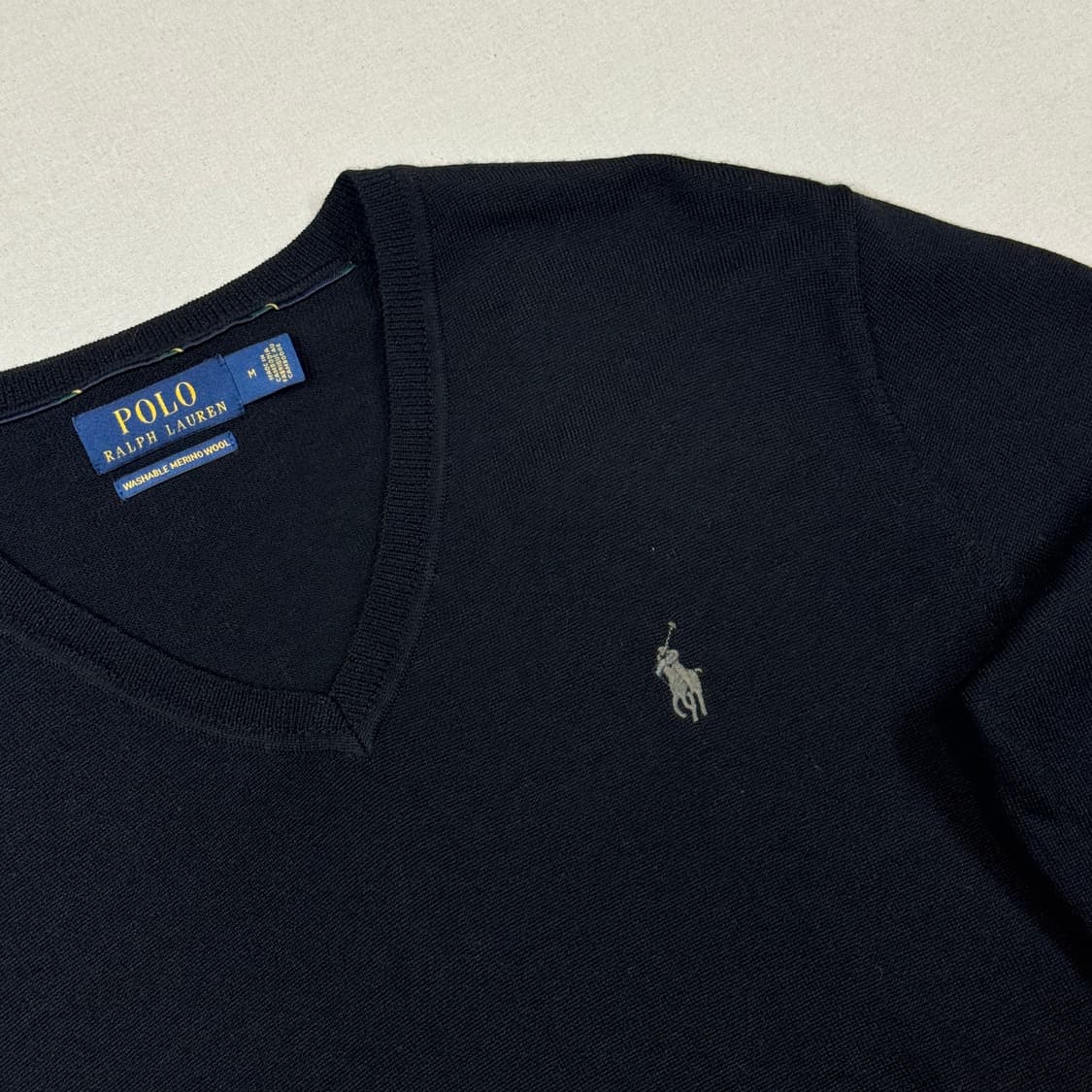 M) 폴로 랄프로렌 워셔블 메리노 울 브이넥 니트 긴팔 블랙 상품이미지4