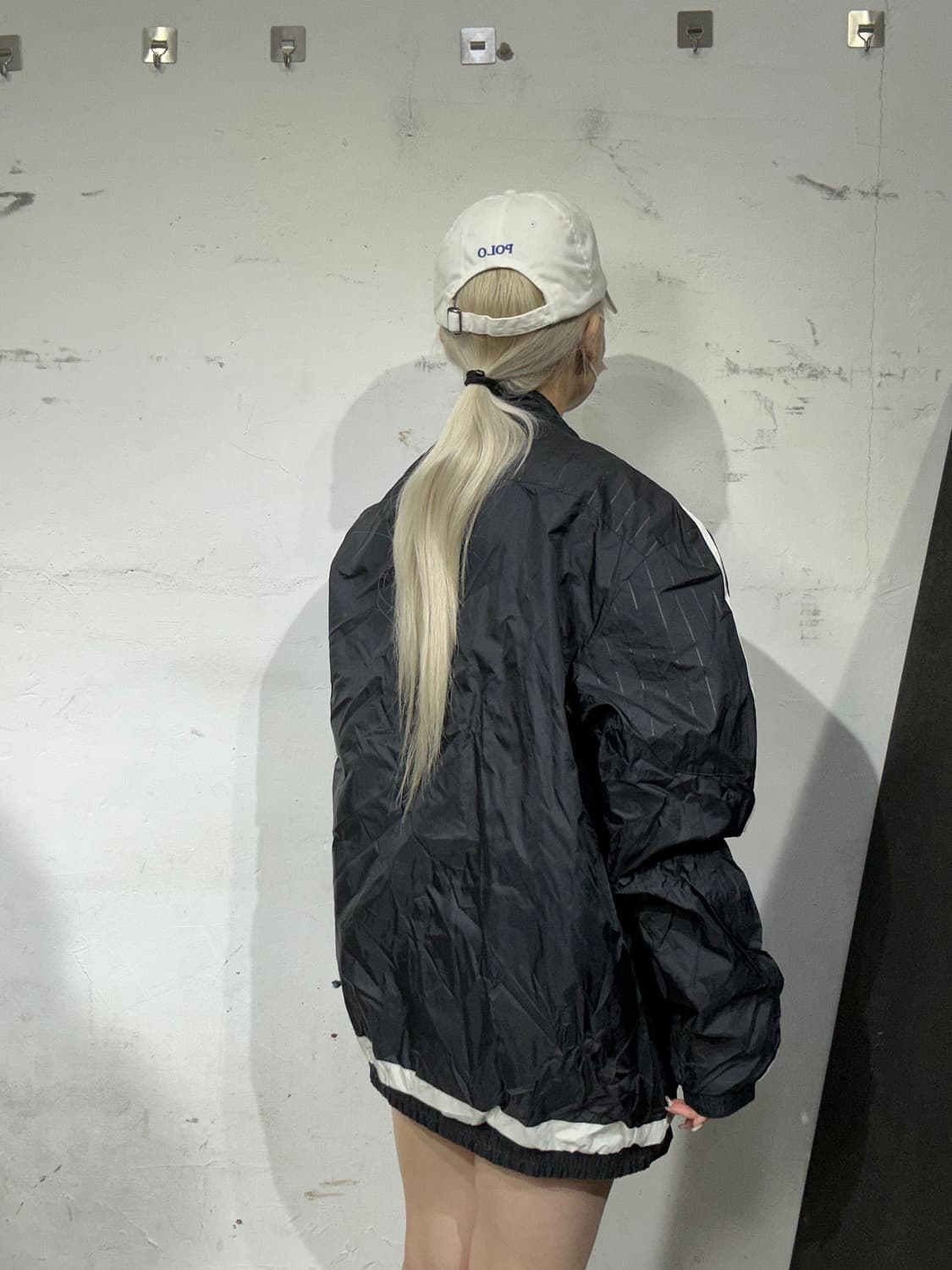 아디다스 블랙 화이트 삼선 오버핏 바람막이 트랙 자켓 M 상품이미지3