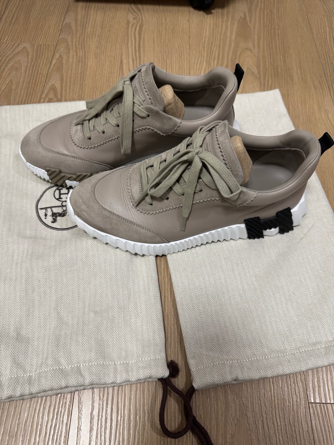 에르메스 보운싱 스니커즈 41 / 베이지 / 2회 착용 / A+ 상품이미지1