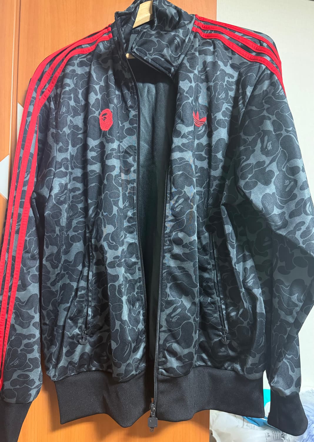 아디다스 x 베이프 올오버 프린트 트랙 탑 블랙 JN7117 상품이미지3