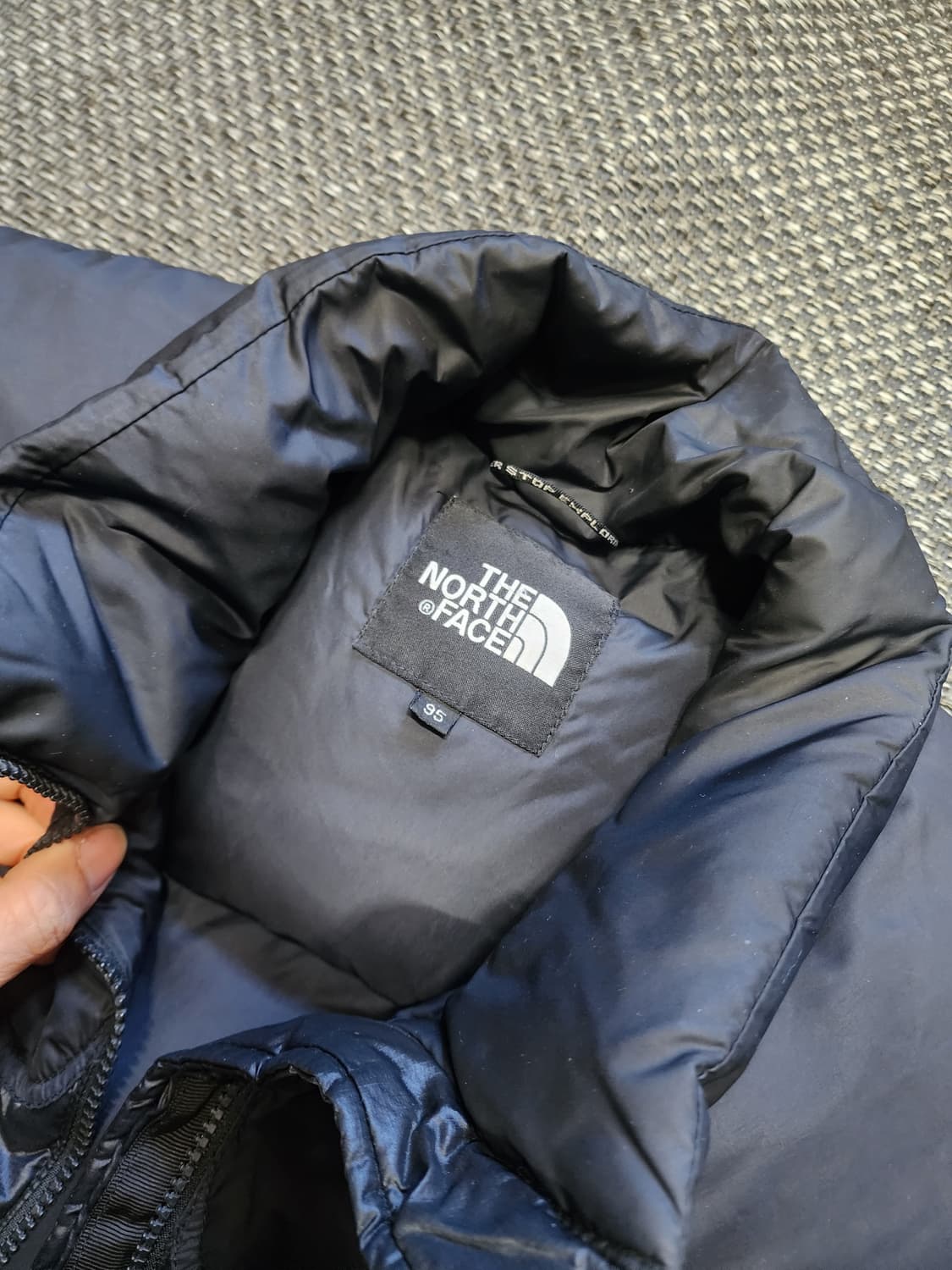 노스페이스 눕시 700 블랙 패딩 조끼   상품이미지4