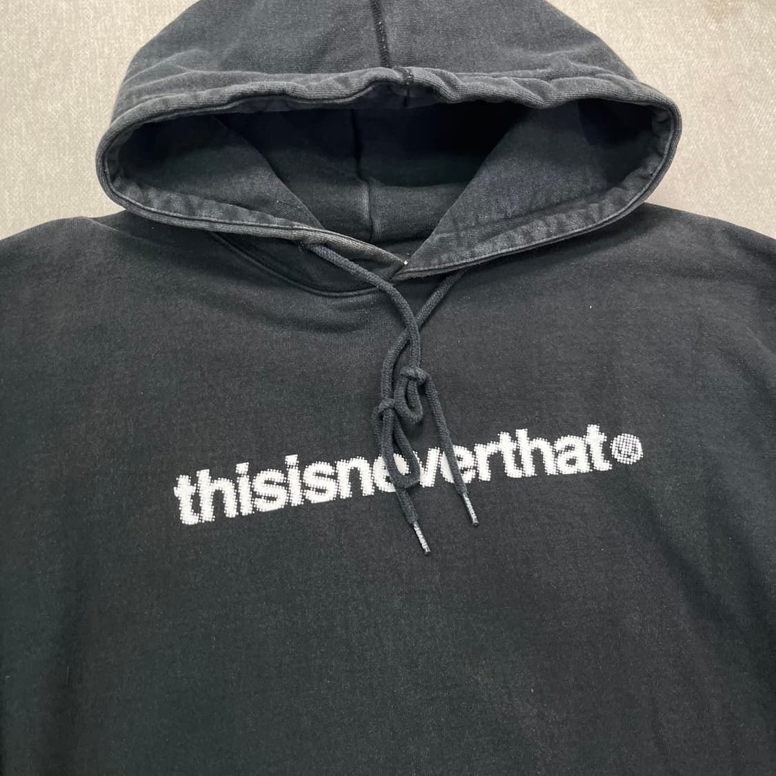 105 디스이즈네버댓 빅로고 후드티 상품이미지2